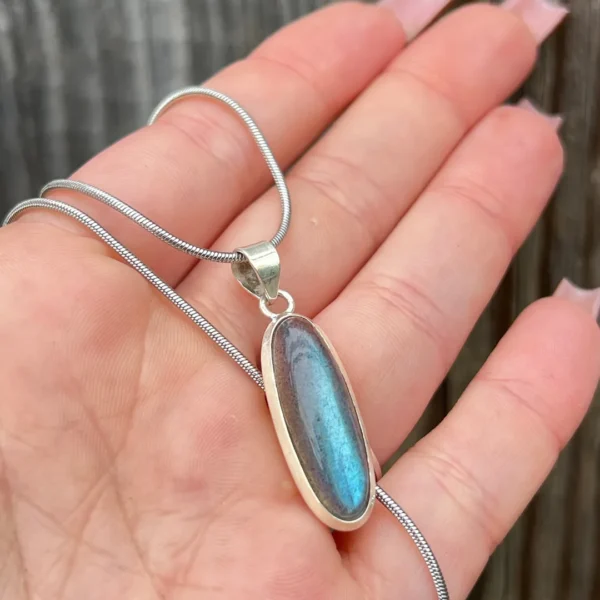 Pendente Labradorite Oval disponivel na Sol Lua Milfontes