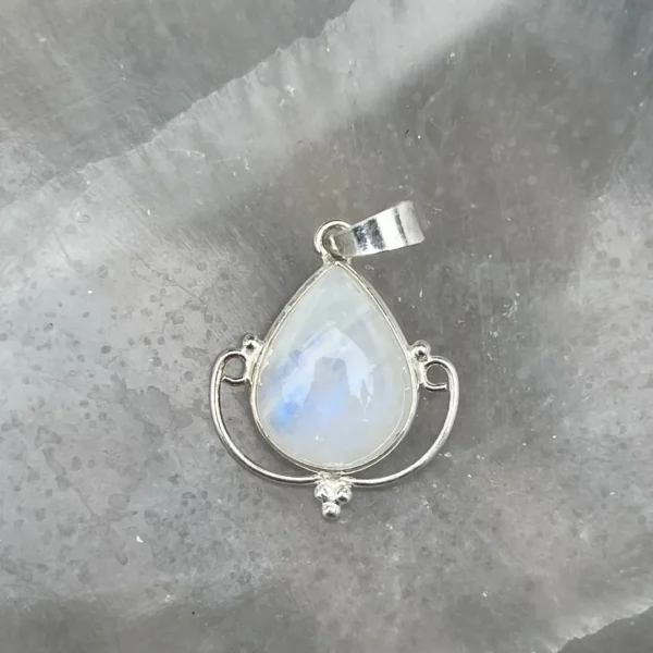 Pendente Pedra Da Lua , cristal da energia feminina
