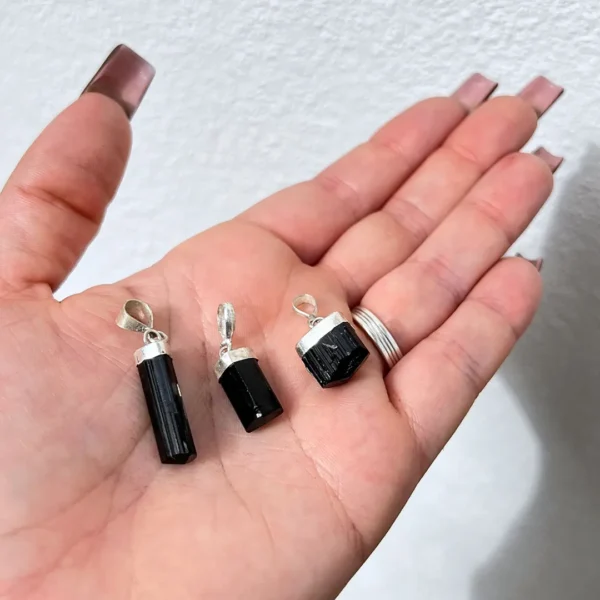 Pendente de cristal Turmalina Negra Bruto Natural