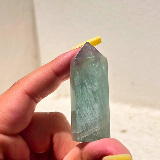 Pode colocá-lo numa secretária, sala, quarto, espaço de meditação ou zona de trabalho.