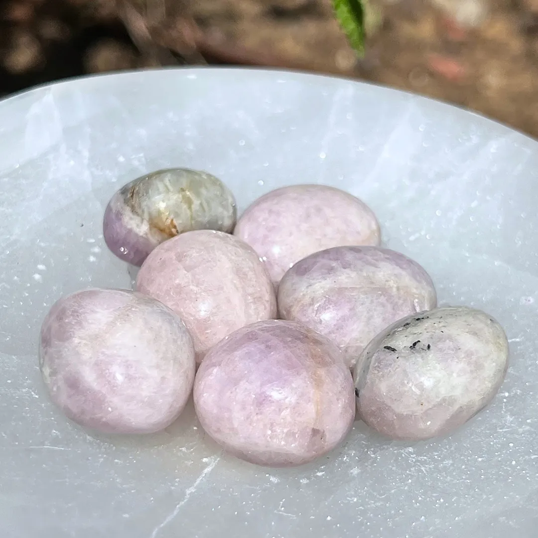 Kunzite Polida , pedra do amor incondicional