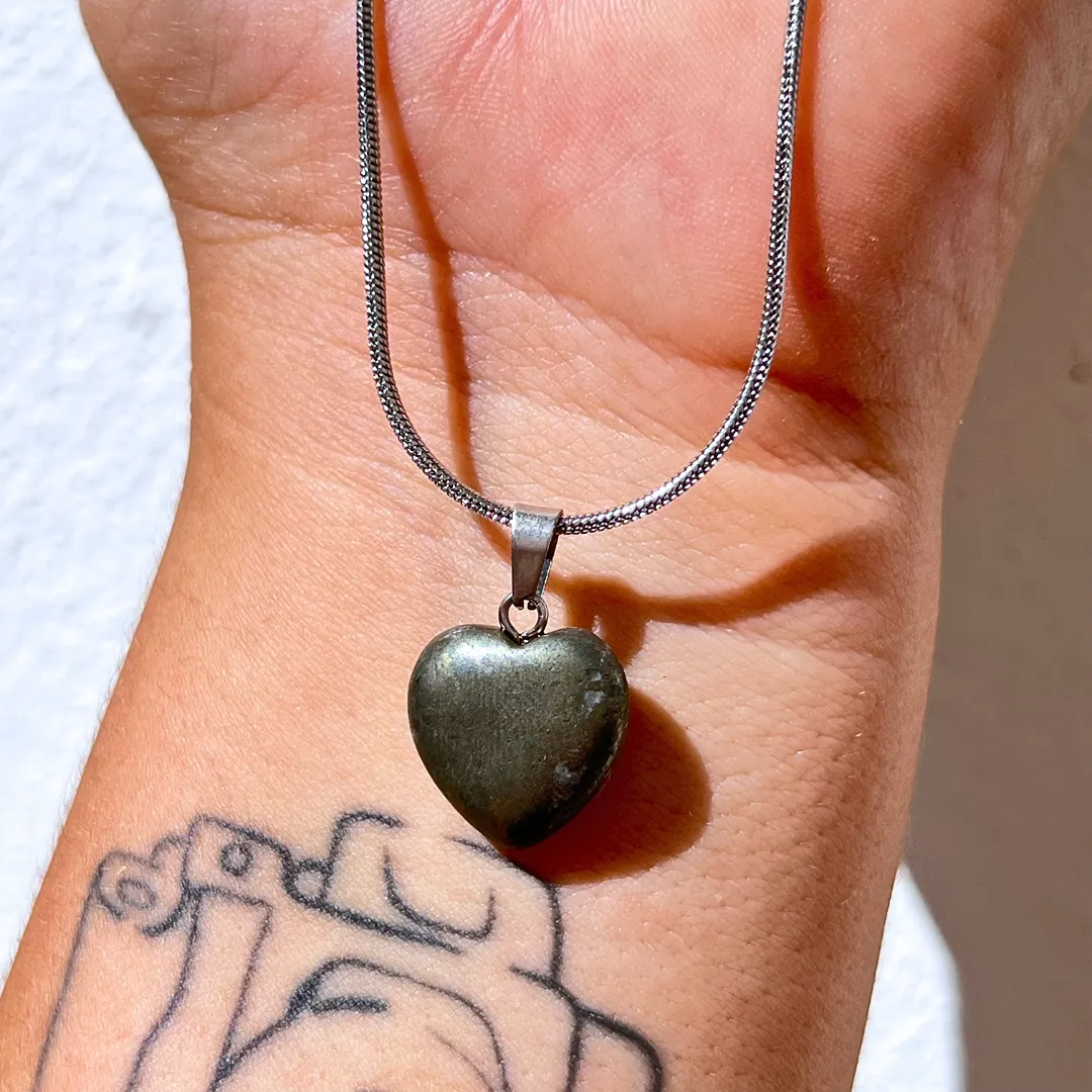 Pendente Coração Pirite, pedra da prosperidade
