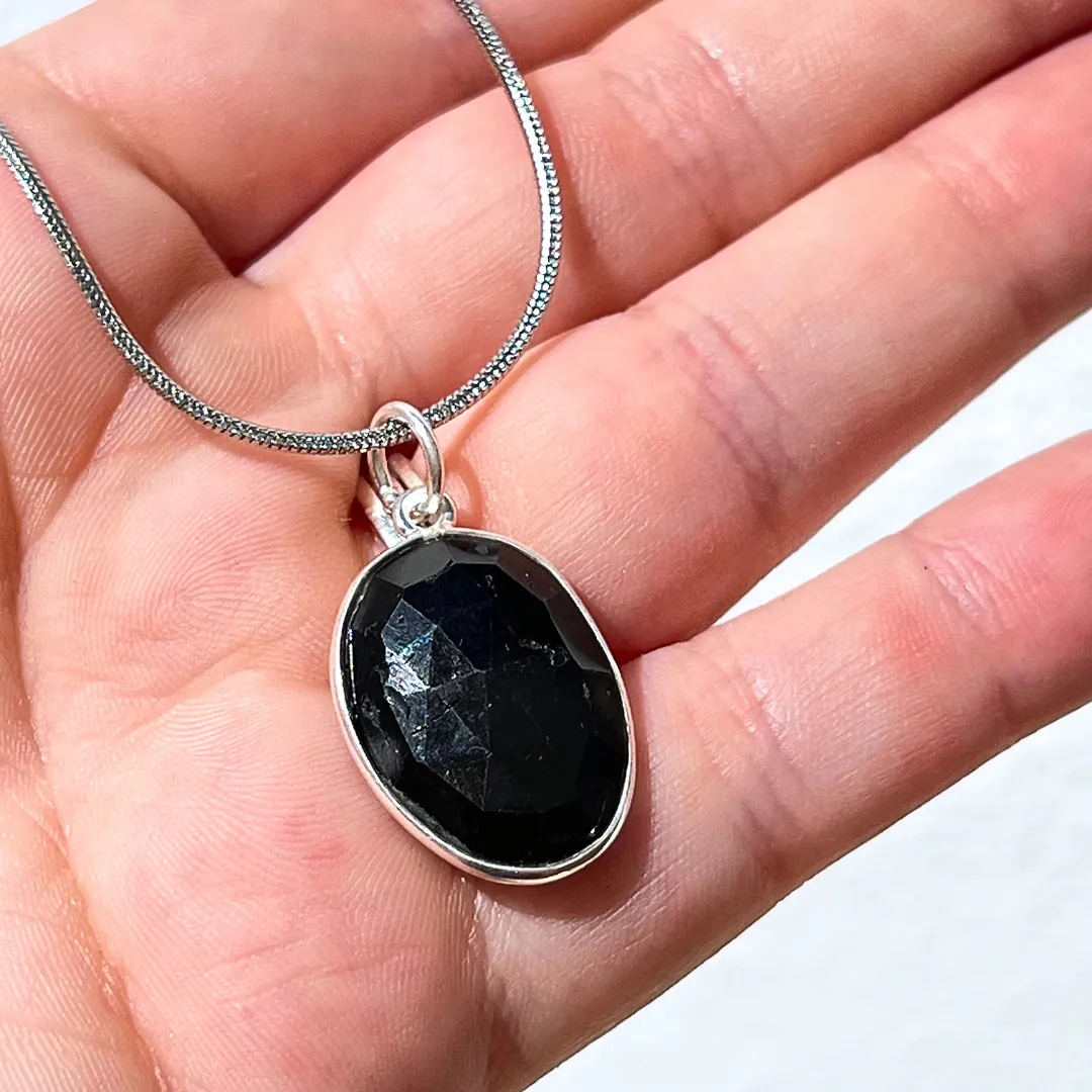 Pendente Turmalina Negra Facetado, super pedra de proteção