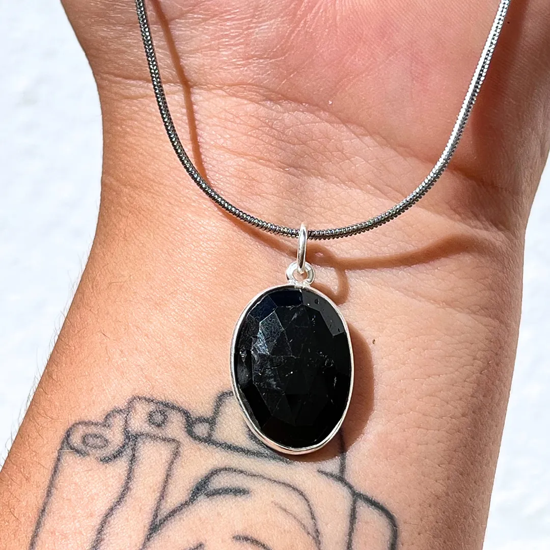 Compre Pendente Turmalina Negra Facetado na Sol Lua Milfontes